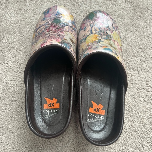 New Dansko Meadow XP 2.0 Patent Leather Slip On Platform Clog - Picture 2 of 5